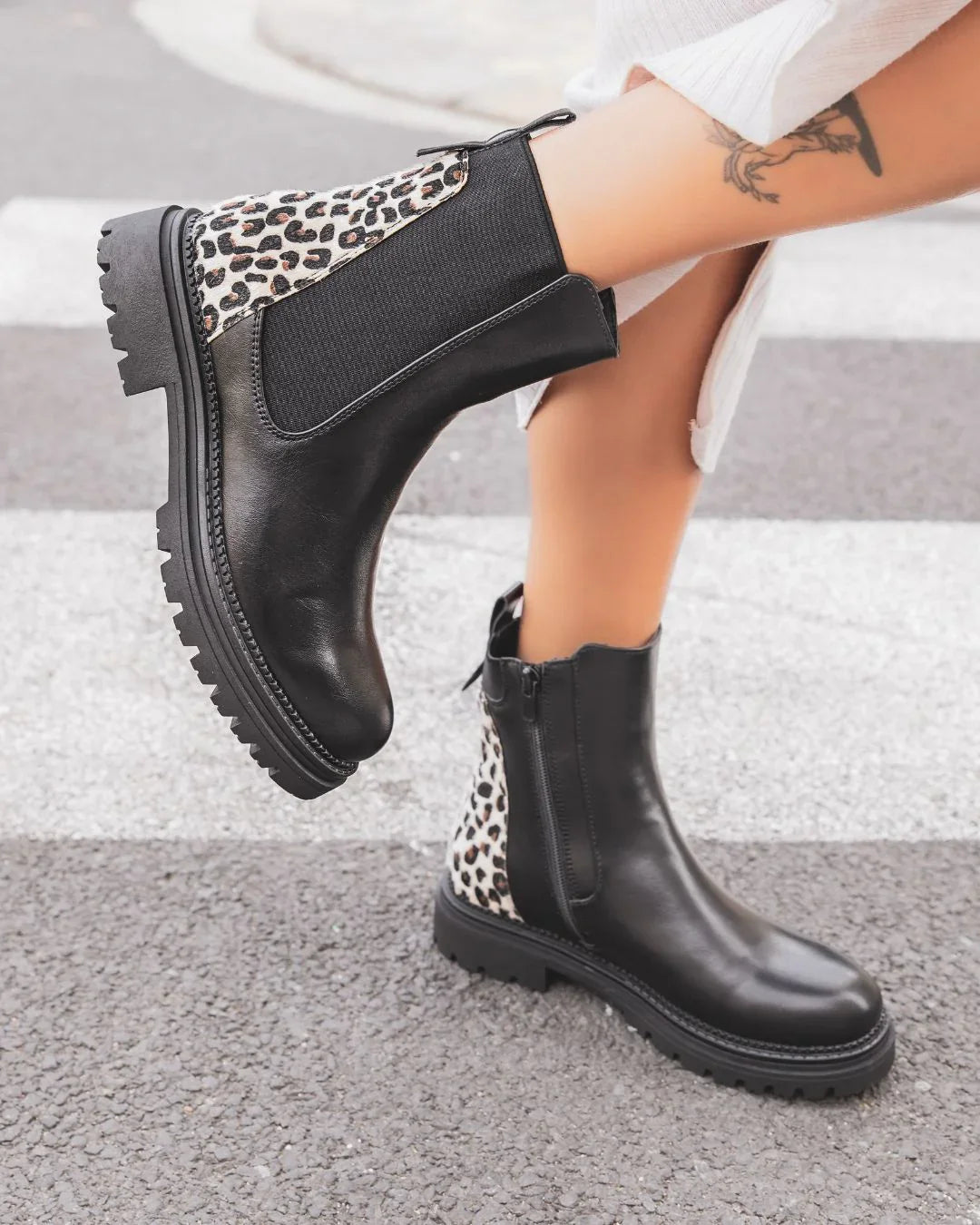 Martha – Czarne botki Chelsea – detale w panterkę